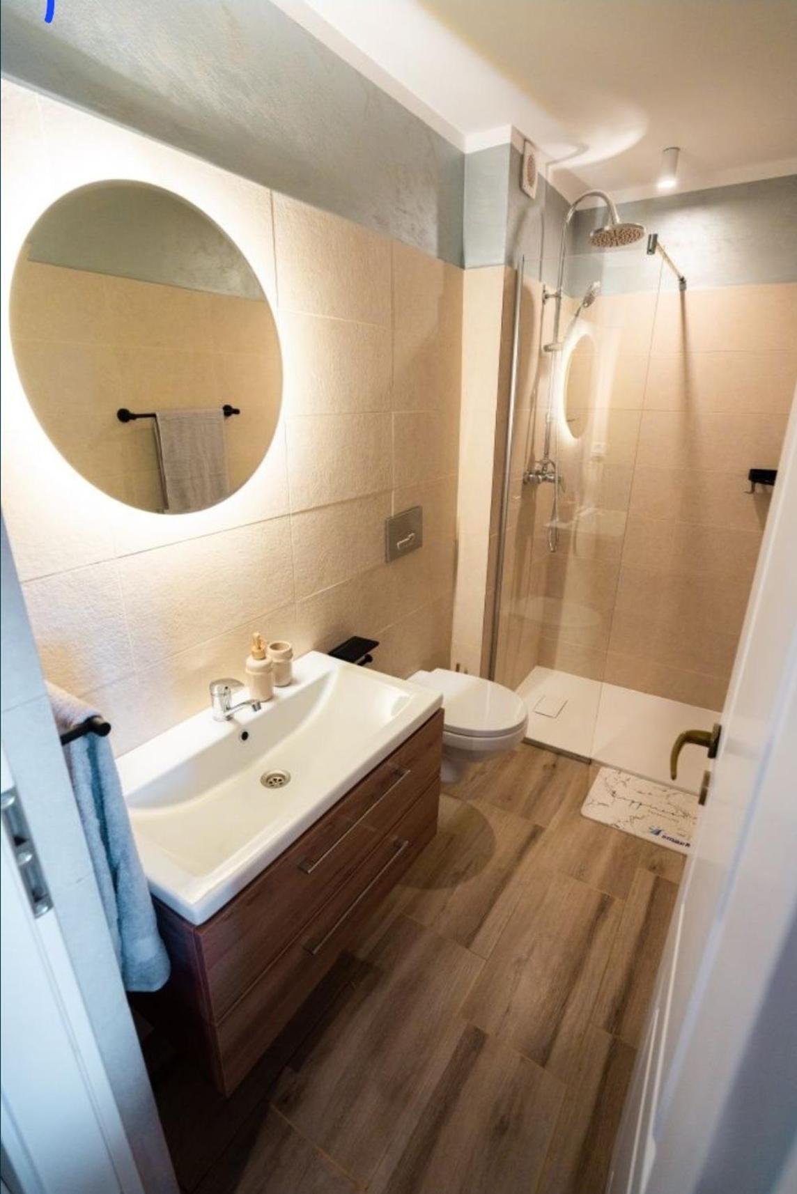 Apartmán Studio 76 Onesti Exteriér fotografie
