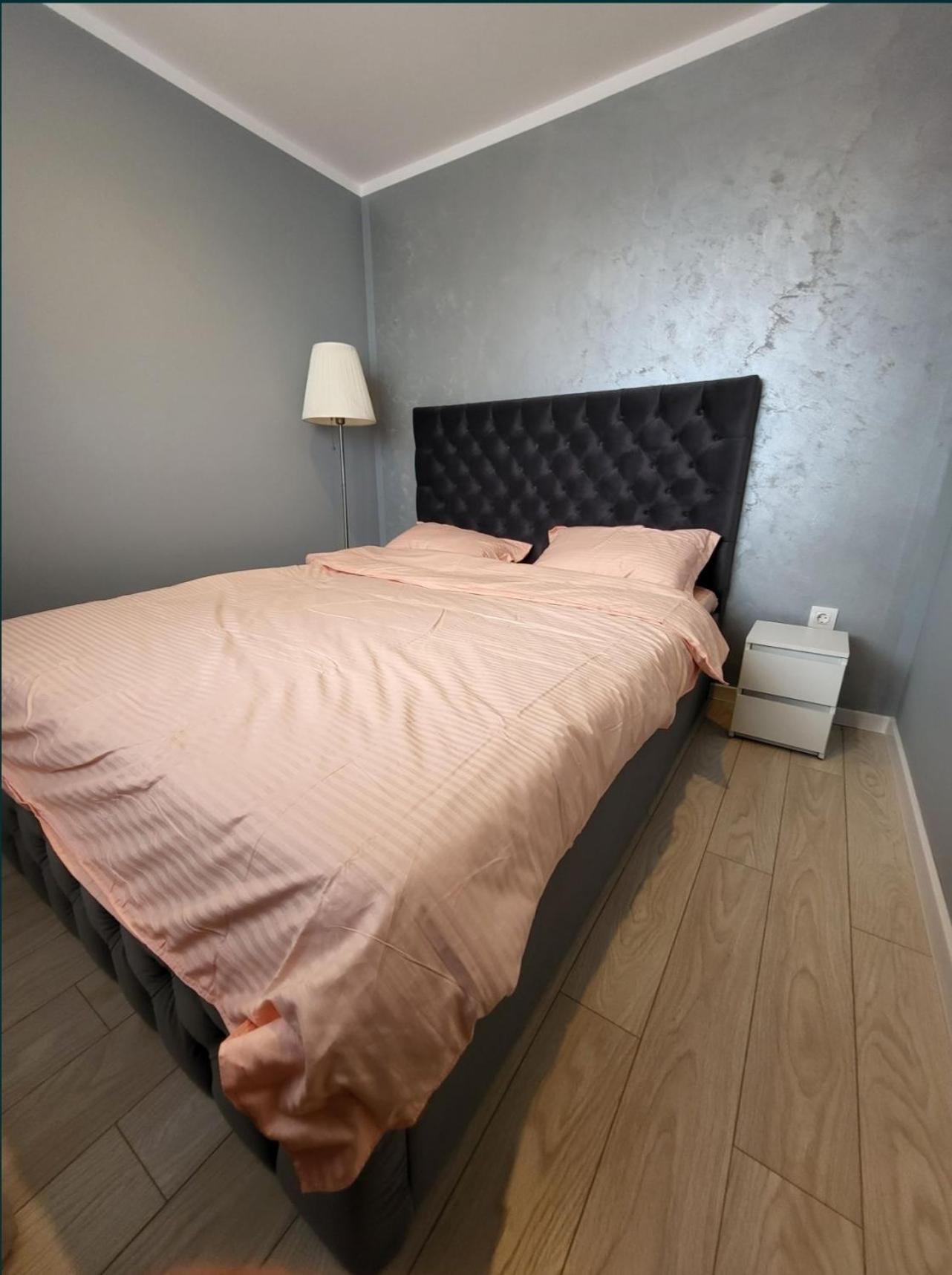 Apartmán Studio 76 Onesti Exteriér fotografie